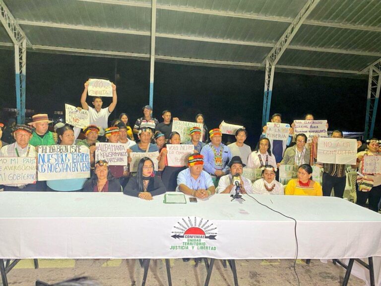 Rueda de prensa de la CONFENIAE Ecuador, deciden votar NO en la consulta popular del 21 de abril 2024.